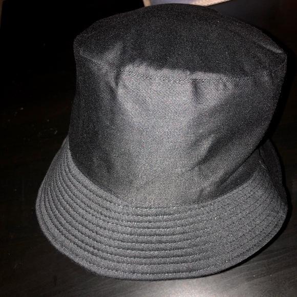 Newspaper bucket hat - Picture 5 of 5